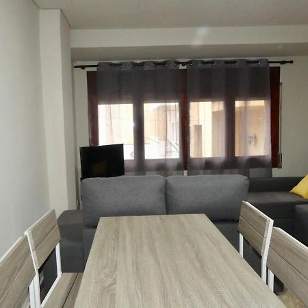 Apartament Encantador Al Centre De Vic Aptgarbi Bagian luar foto