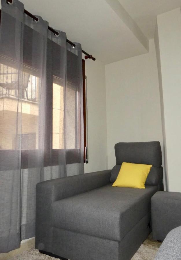 Apartament Encantador Al Centre De Vic Aptgarbi Bagian luar foto