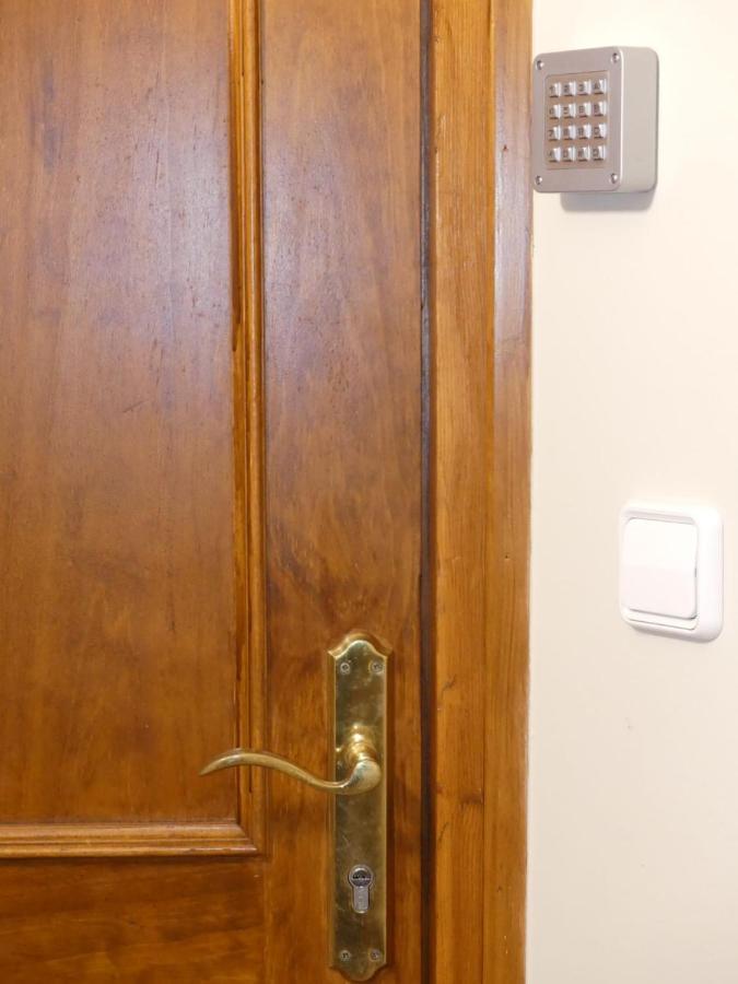 Apartament Encantador Al Centre De Vic Aptgarbi Bagian luar foto
