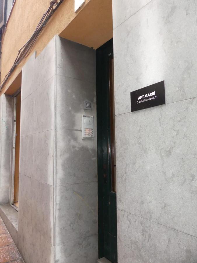 Apartament Encantador Al Centre De Vic Aptgarbi Bagian luar foto