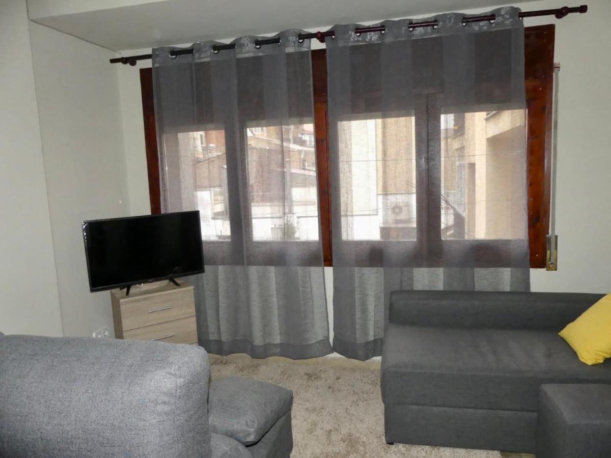 Apartament Encantador Al Centre De Vic Aptgarbi Bagian luar foto