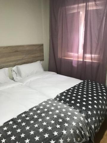 Apartament Encantador Al Centre De Vic Aptgarbi Bagian luar foto